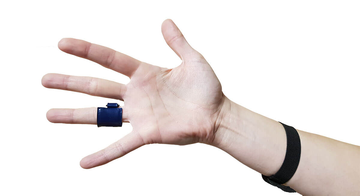 buttonsens 手指力传感器佩戴展示